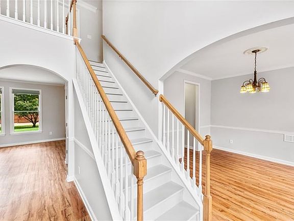 4th image of 2990 Prince Howard Dr