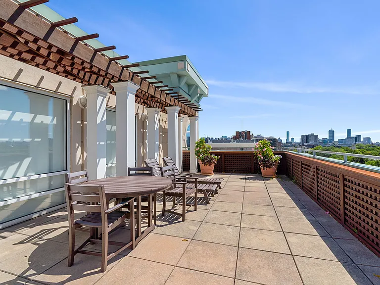 1008 Massachusetts Ave — Photo 8