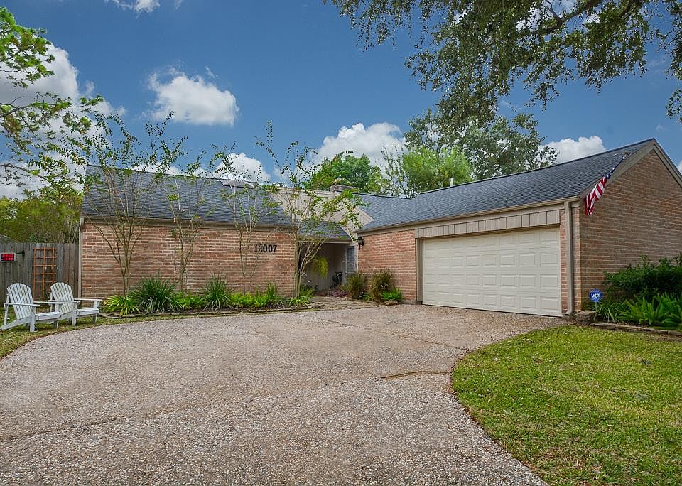 1st image of 12007 Waldemar Dr