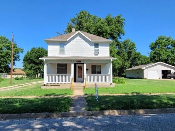 210 N Colorado St, Ellsworth, KS 67439