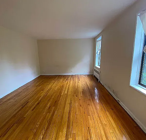 140-55 Burden Cres #5N — Photo 1