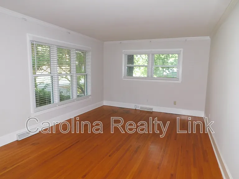 6300 Candlewood Dr — Photo 2