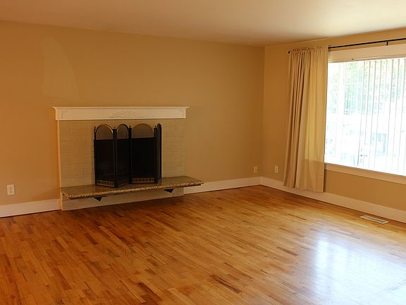 4th image of 4206 S 294th St