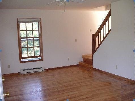 Dining room ( stairway view) 