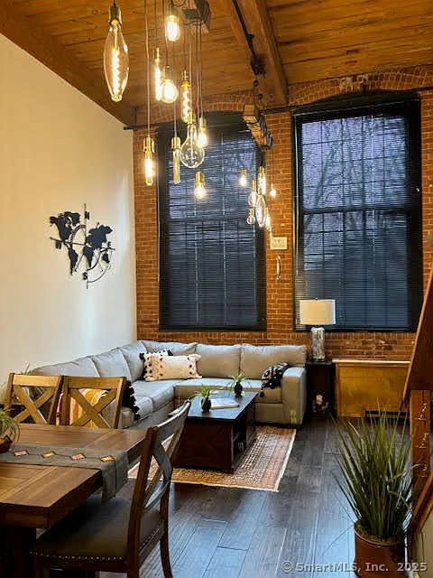 1 bed, 1.5 bath, 725 sqft, $2,700 — Photo 2