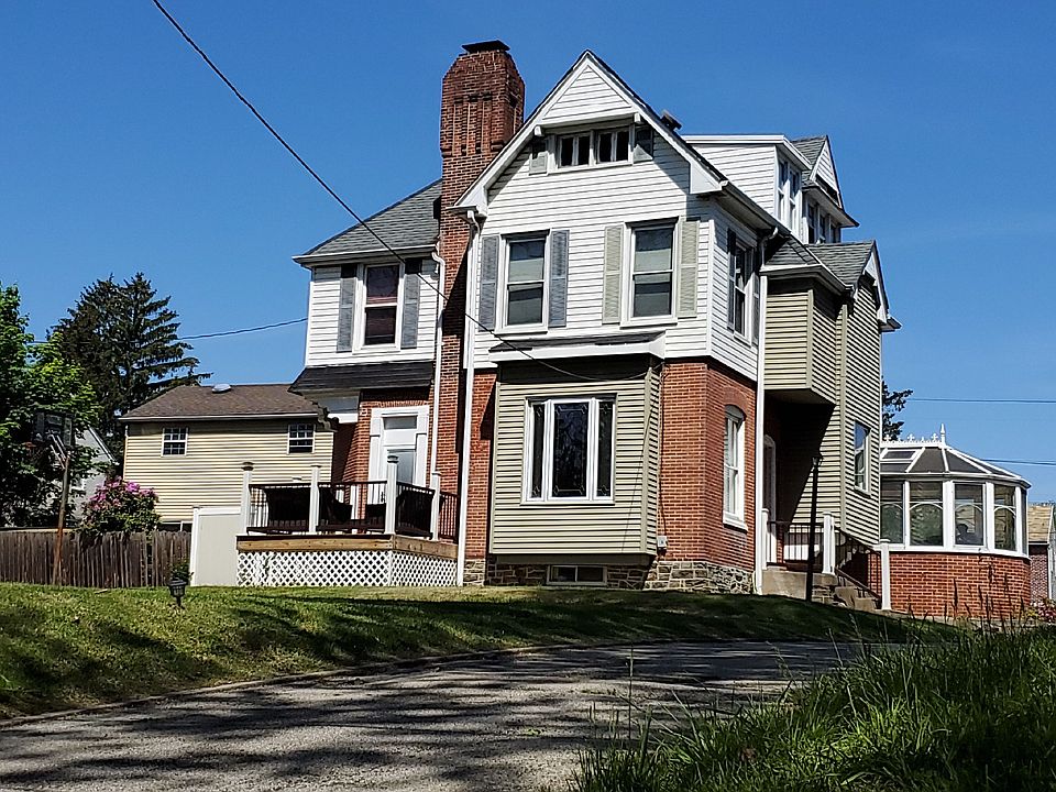 2nd image of 1027 Providence Rd