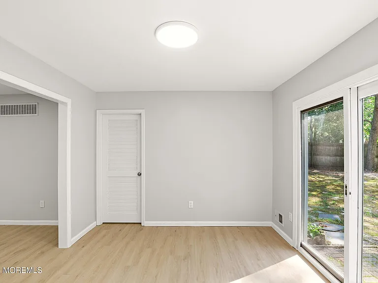 1006 Morris Ave — Photo 6