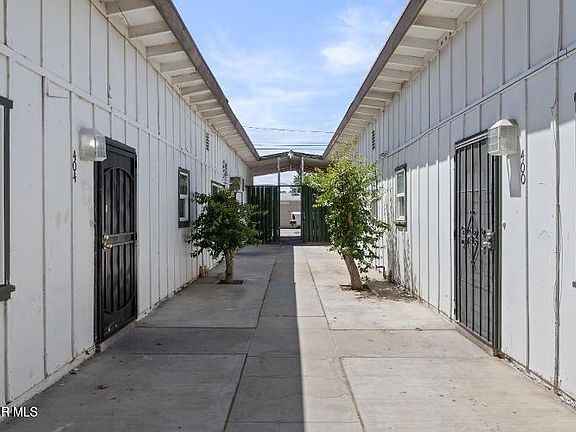 5th image of 400 E Lancaster Blvd
