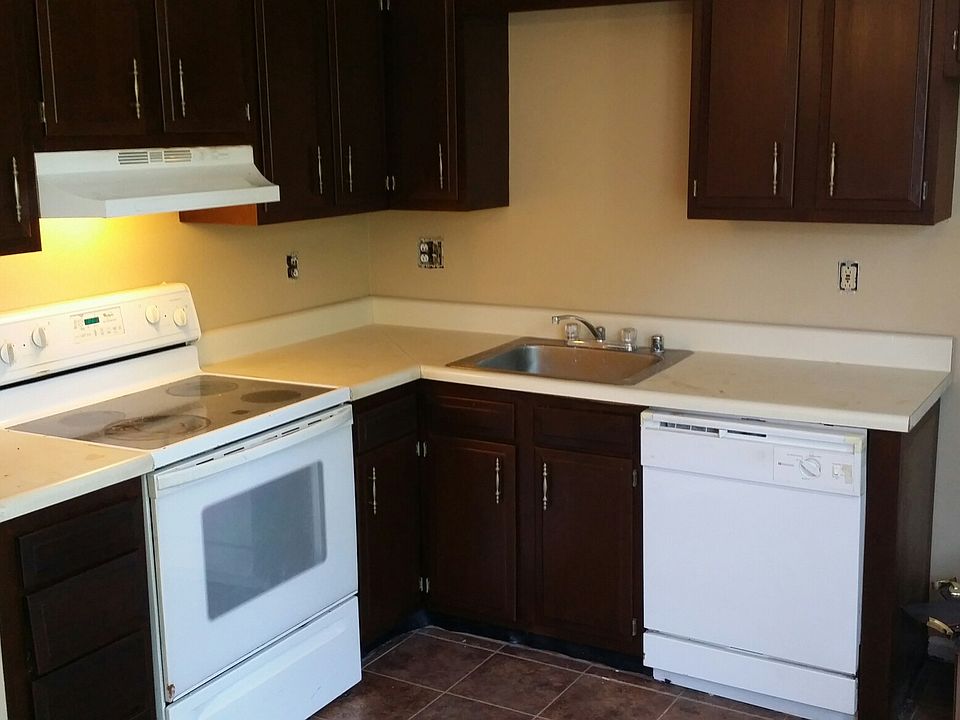 2nd image of 11 Hampton Gate Dr #A