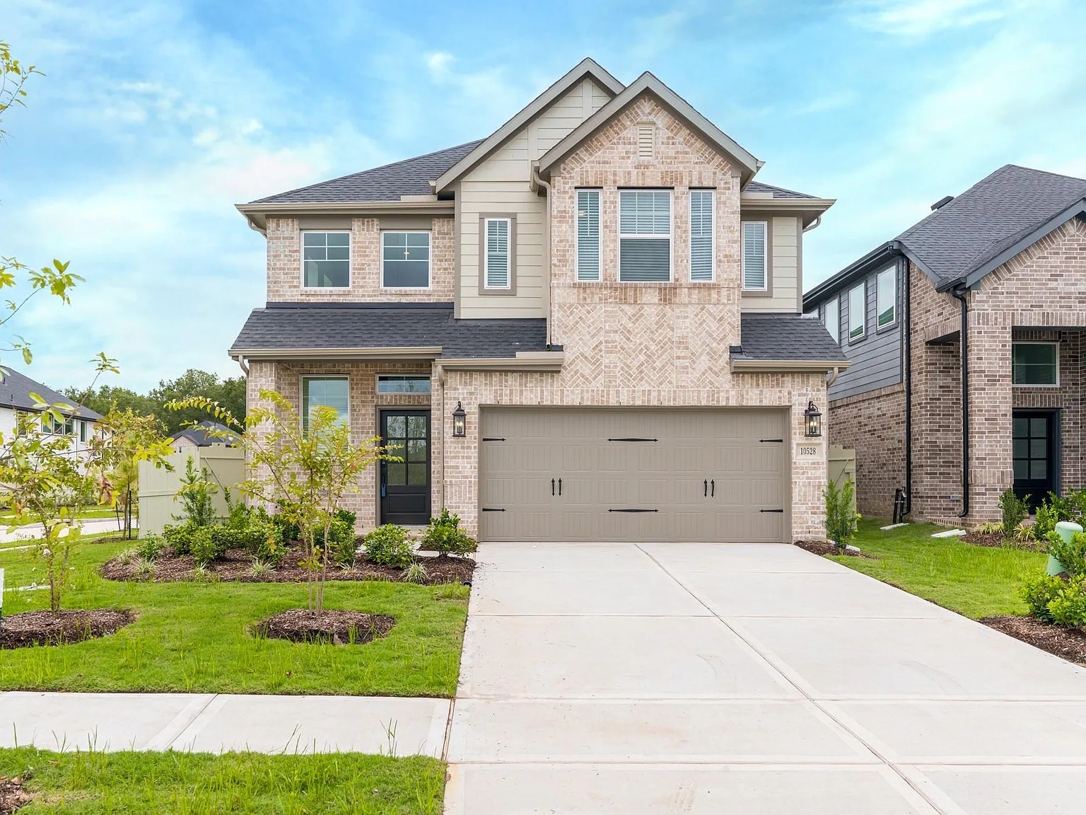 4 bed, 2.5 bath, 2206 sqft, $2,750 — Photo 1
