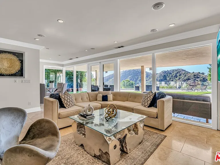 2177 Summitridge Dr — Photo 20