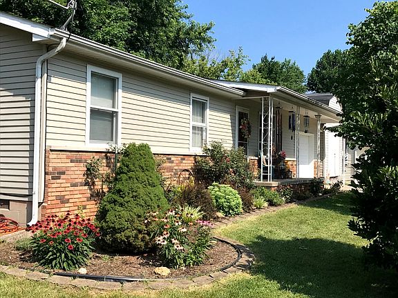 2nd image of 701 Vista Dr
