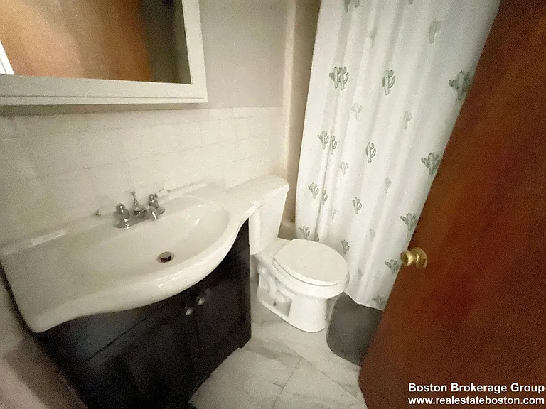 84 Hammond St #2B — Photo 7