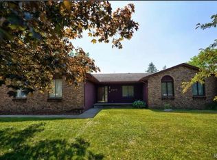 2477 Plainview Dr, Flushing, MI 48433