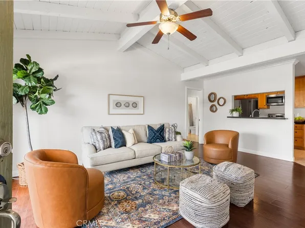 1345 Cabrillo Park Dr APT M14, Santa Ana, CA 92701