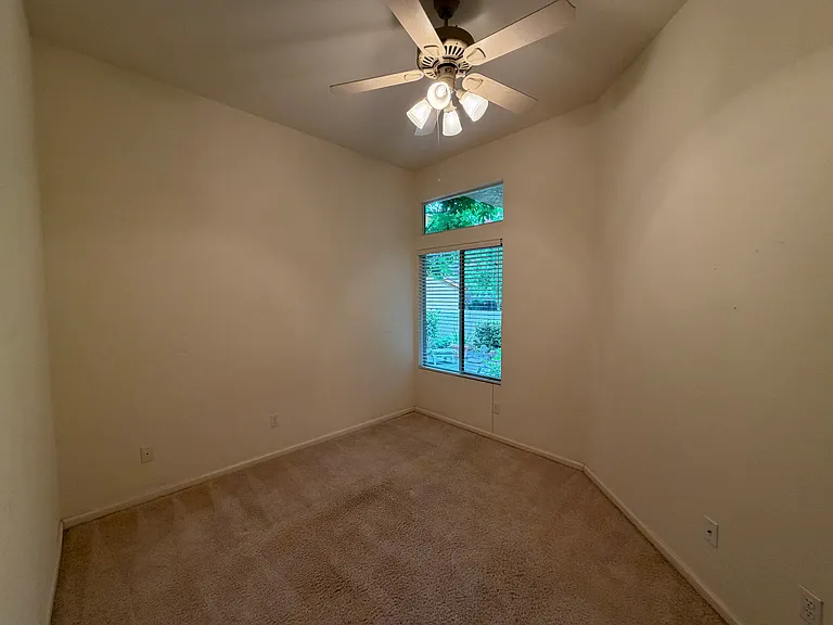2833 Catalina Dr — Photo 17