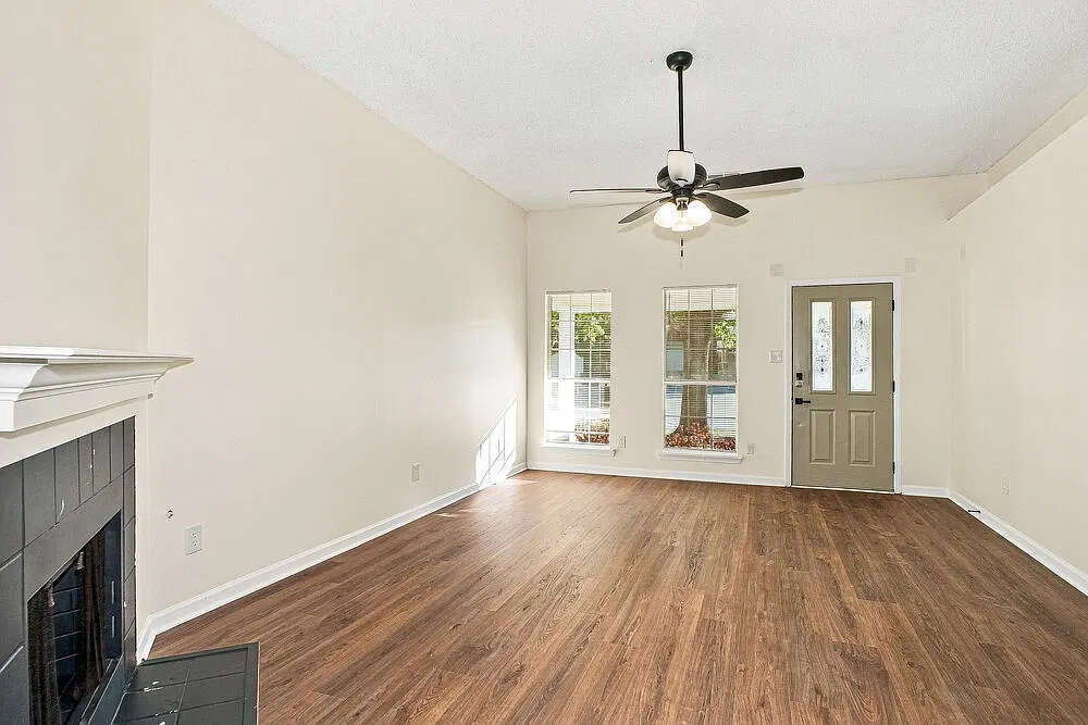 3 bed, 2.0 bath, 1418 sqft, $1,775 — Photo 4