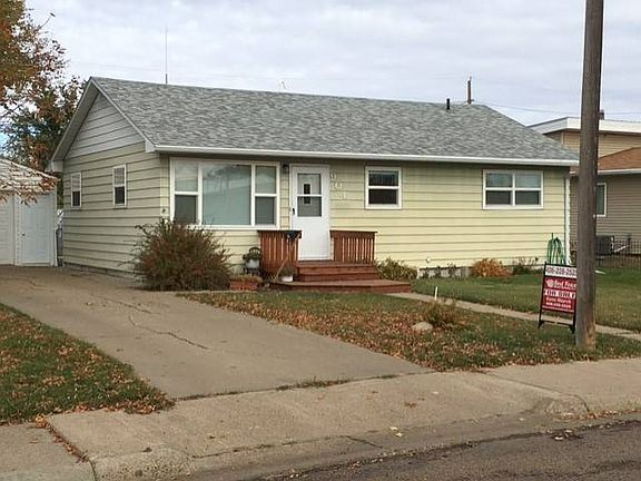 2nd image of 904 5th Ave N