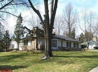 1 Hawthorne Est, Saint Louis, MO 63131