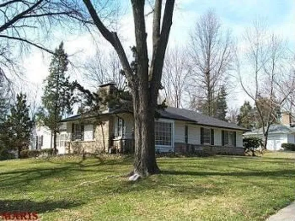 1 Hawthorne Est, Saint Louis, MO 63131