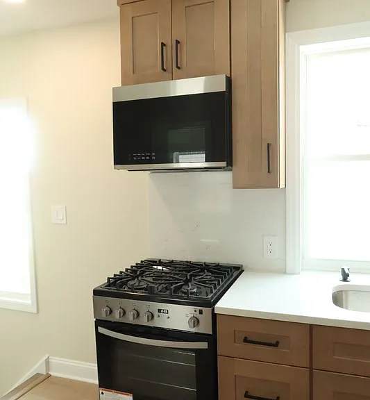 30 Edison St #A — Photo 12