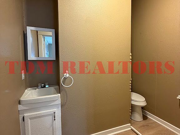 4th image of 419 Clinton St #419