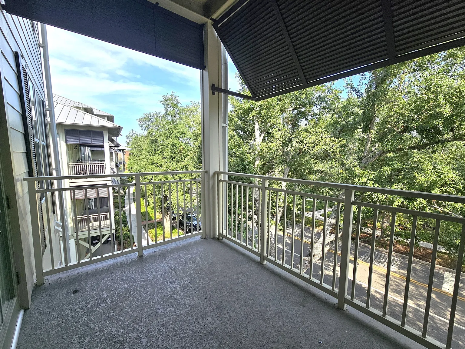620 Campus St — Photo 3
