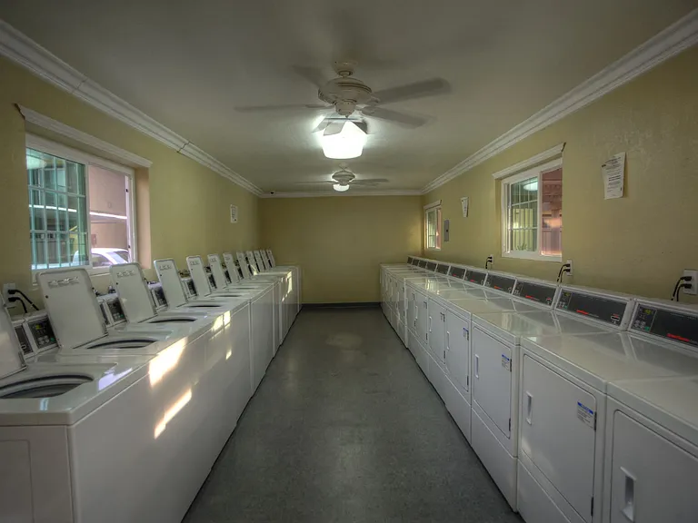 Raintree Apartments — Photo 29