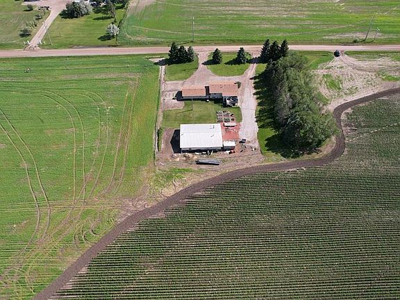 4th image of 212072 Township Road 9 #4