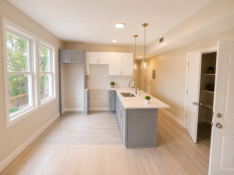 847 S 19th St #1R — Photo 2