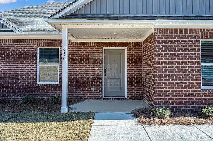 3 bed, 2.0 bath, 1400 sqft, $1,590 — Photo 3
