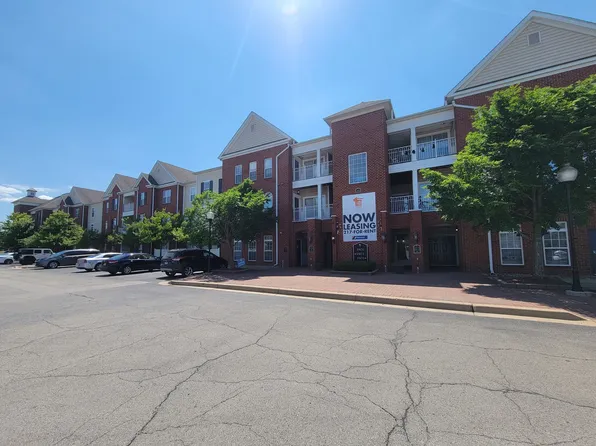 1905 N Lincoln Ave APT 215, Urbana, IL 61801