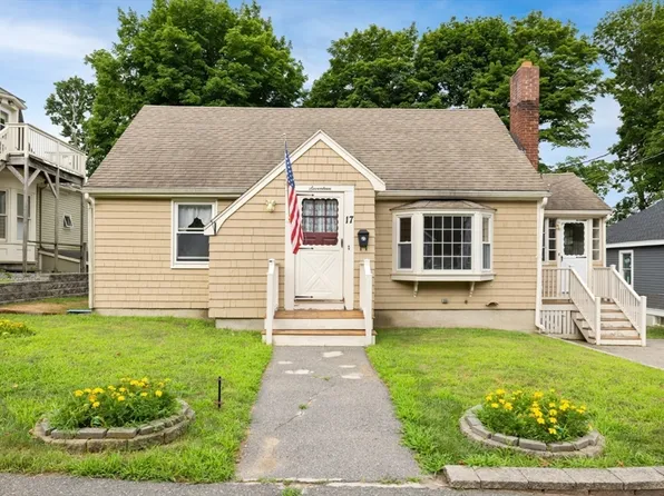 17 Duncklee Ave, Stoneham, MA 02180