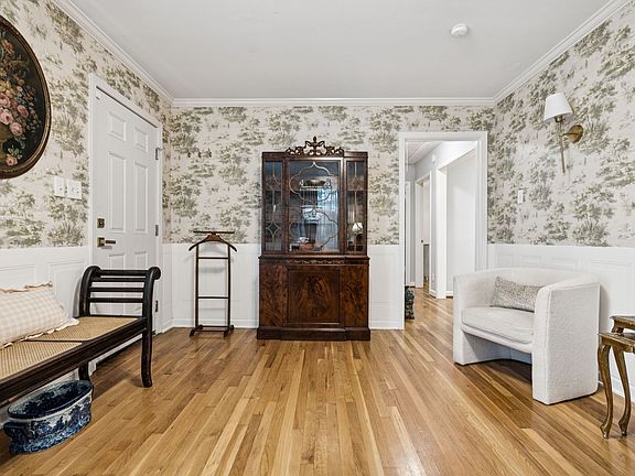 2nd image of 5522 Bon Air Cir