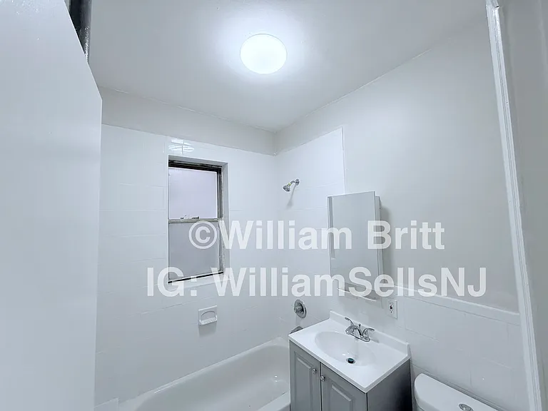 6302 Polk St #4D — Photo 2
