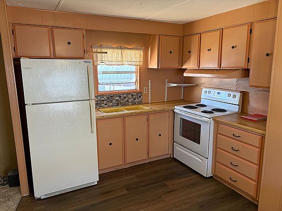 3rd image of 419 Union St
