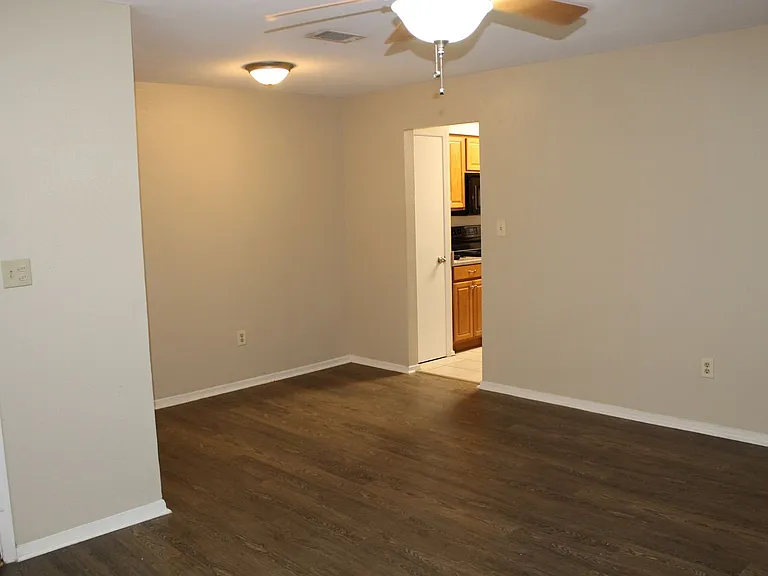 229 Craddock Ave — Photo 6