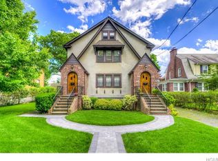 17 Harding Dr, New Rochelle, NY 10801