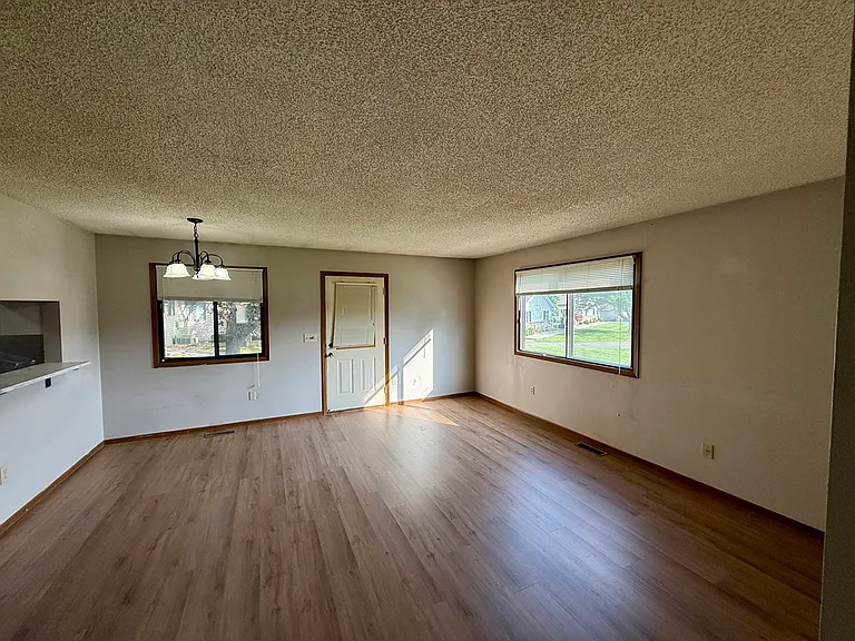 7608 Vinewood Ct N — Photo 18