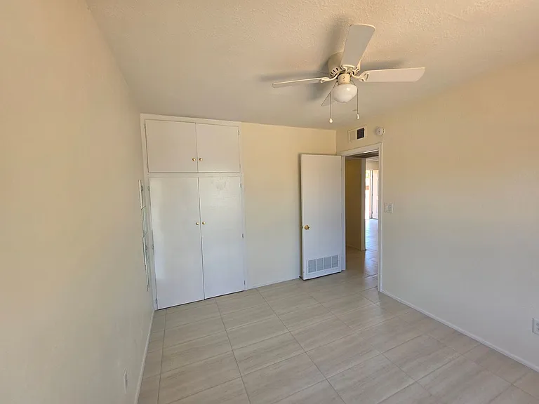 1243 N Oleander St — Photo 16