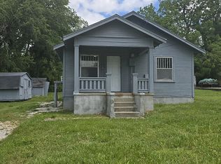2062 N Albertha Ave, Springfield, MO 65803