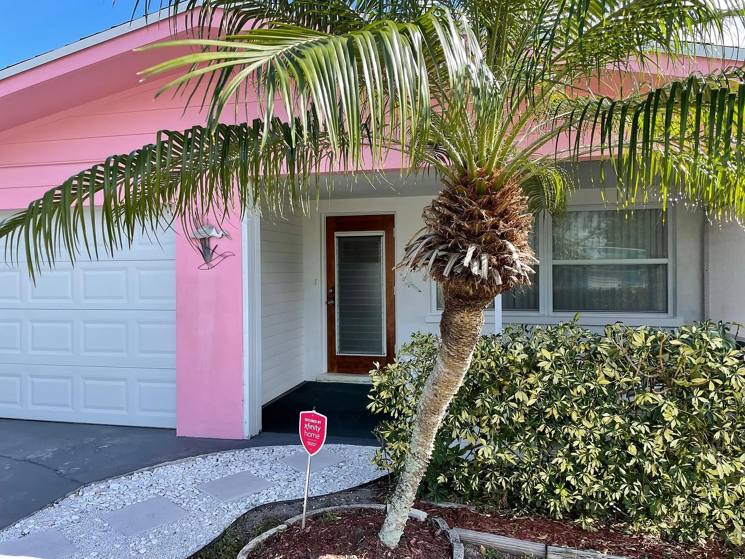 3517 NE Jeannette Dr — Photo 3