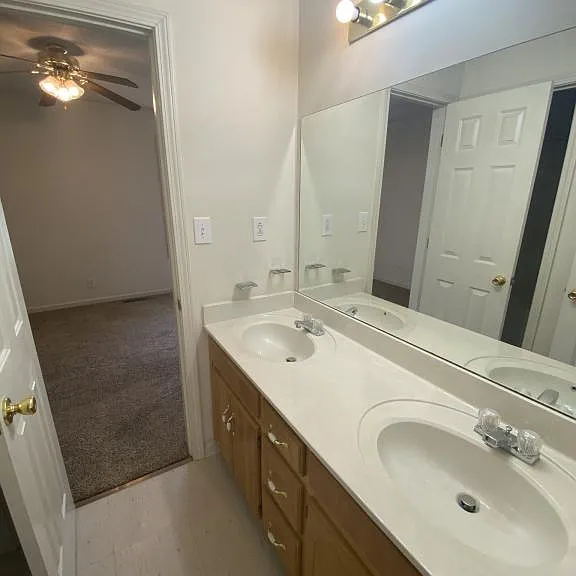 219 Tree Line Dr — Photo 10