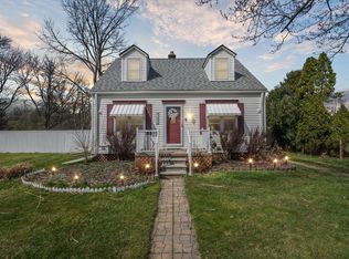 31620 Five Mile Rd, Livonia, MI 48154