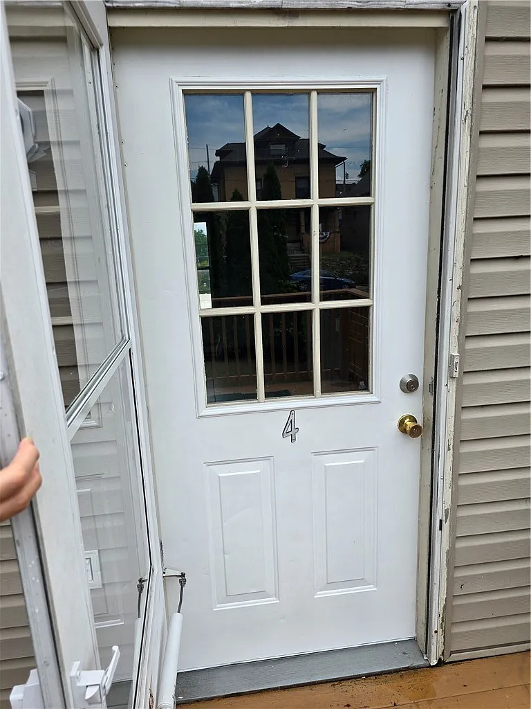 1 bed, 1.5 bath, $650 — Photo 2