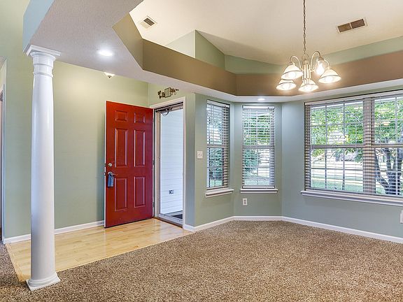 4th image of 3214 Villanova Dr