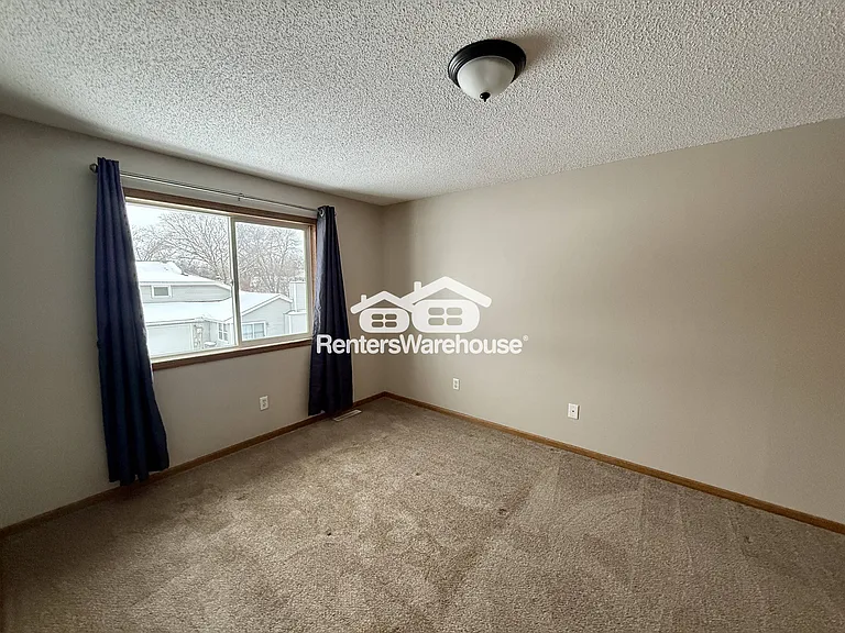 6762 Gretchen Ct N — Photo 8