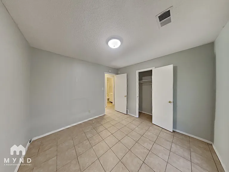 3535 Laurel Cv — Photo 9