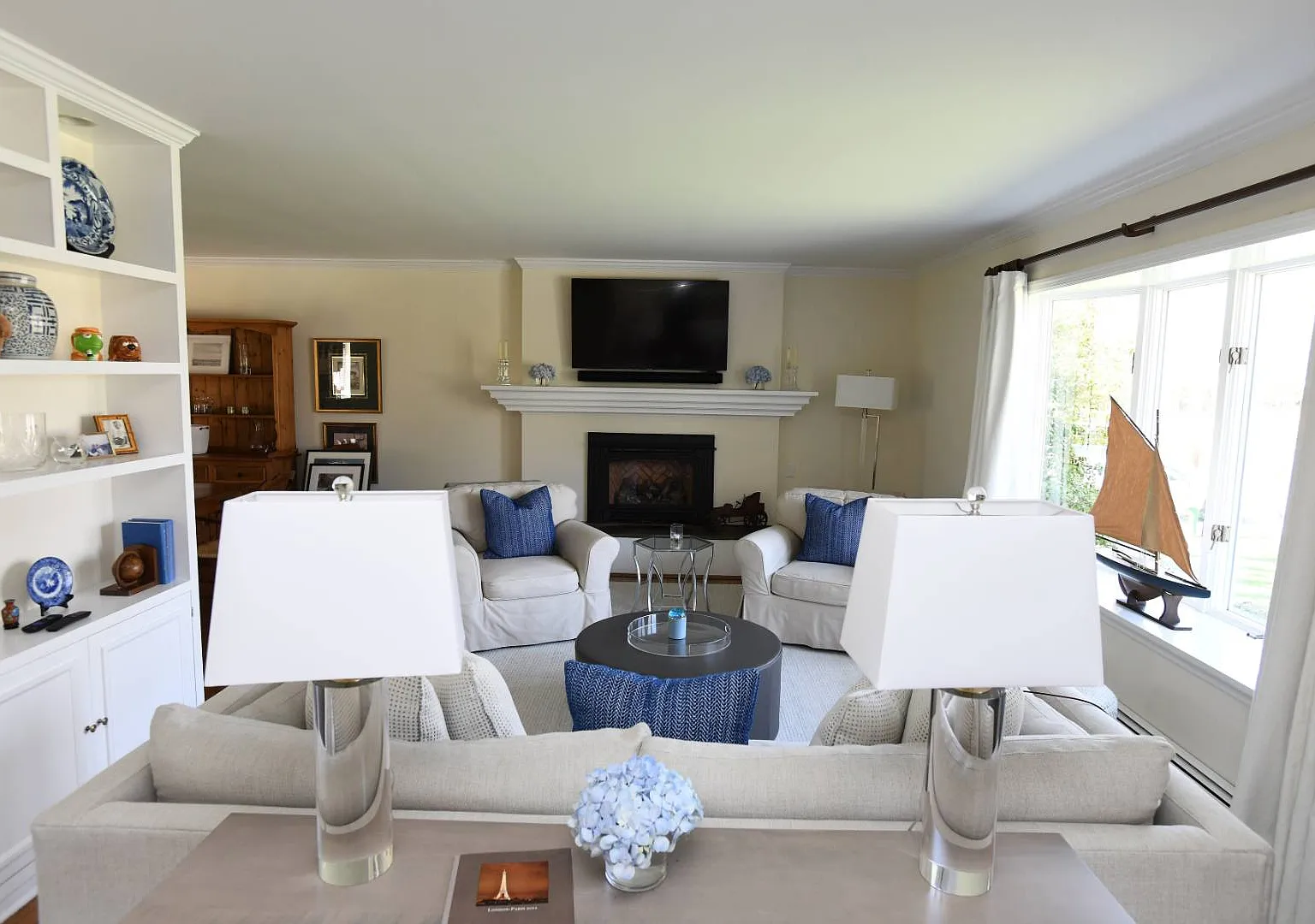 East Hampton Village Convenience — Photo 3