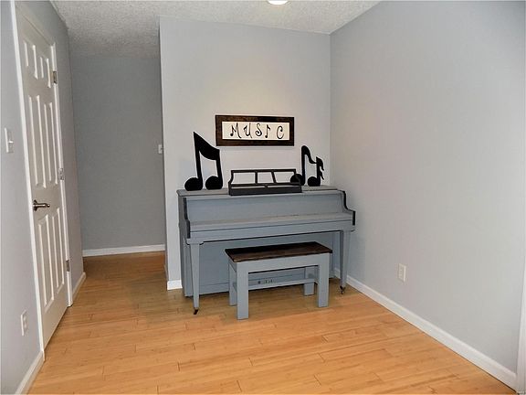 4th image of 5644 Wieland Dr